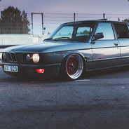 E28