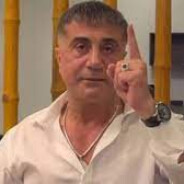 SEN AĞLIYON ??