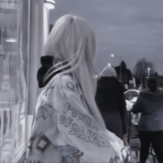 <3