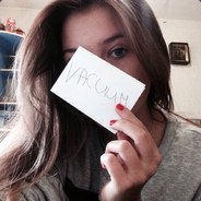 V Λ C U U M