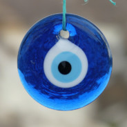 mach kein Auge