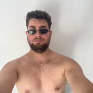 LeoDrinkBeer