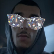 Ovi dau peek .