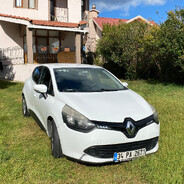 EVİ YIKILAN BEYAZ CLİO