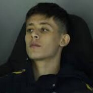 ARADA GÜLER