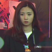 VG 后面的女人