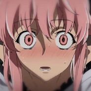 曲がった鏡か私の顔か