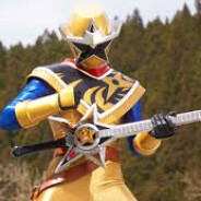 POWER RANGER DOURADO