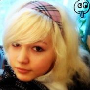 mo_0lly