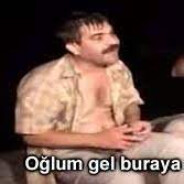 kırmızi shortli