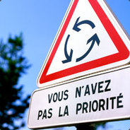 Priorité à GAUCHE !
