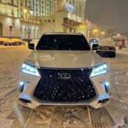 LX570